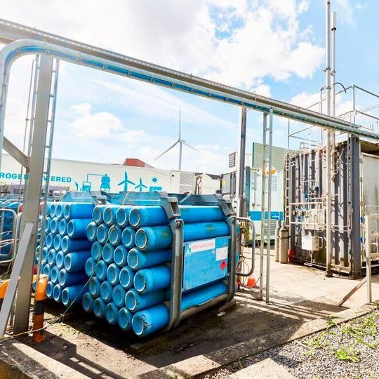 Sauberer Wasserstoff soll eine Schlüsselrolle bei der umweltfreundlichen Umstellung der europäischen Industrie spielen. Sauberer Wasserstoff soll eine Schlüsselrolle bei der umweltfreundlichen Umstellung der europäischen Industrie spielen.