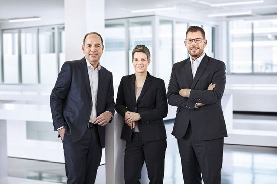 Im Familienbesitz: Die Geschwister Katrin Stegmaier-Hermle und Florian Hermle leiten gemeinsam mit Frank Nonnenmann das Unternehmen.