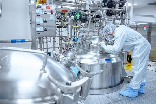 Lonza and Bioqube Ventures signed a framework agreement for the future development and manufacture of biologics and small molecules for Bioqube’s portfolio companies. Lonza and Bioqube Ventures signed a framework agreement for the future development and manufacture of biologics and small molecules for Bioqube’s portfolio companies.