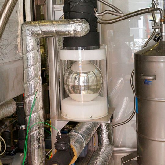 Hightech am ZSW: In dieser Anlage wirdd aus Grünem Wasserstoff und Luft-CO₂ klimaneutrales eLNG. Hightech am ZSW: In dieser Anlage wirdd aus Grünem Wasserstoff und Luft-CO₂ klimaneutrales eLNG.