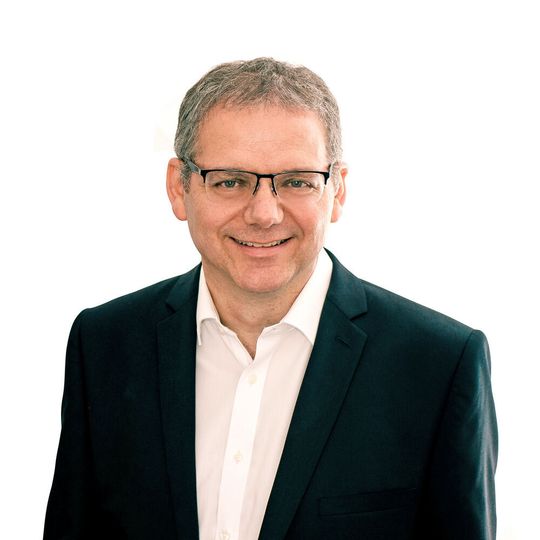 David Phillips: ab 1. Januar 2022 neuer internationaler Vertriebsleiter der binder-Gruppe. David Phillips: ab 1. Januar 2022 neuer internationaler Vertriebsleiter der binder-Gruppe.