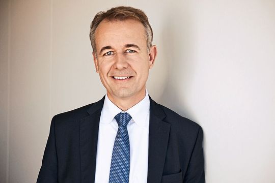 „Da Steckverbinder heute weitestgehend vorausgedacht und -berechnet werden, kommen wir zielgerichtet zur technisch besten Lösung und vermeiden dadurch auch die Verschwendung von jeder Menge Ressourcen“, sagt Martin Guserle, Head of Business Unit Epic Connectors bei der U.I. Lapp GmbH.