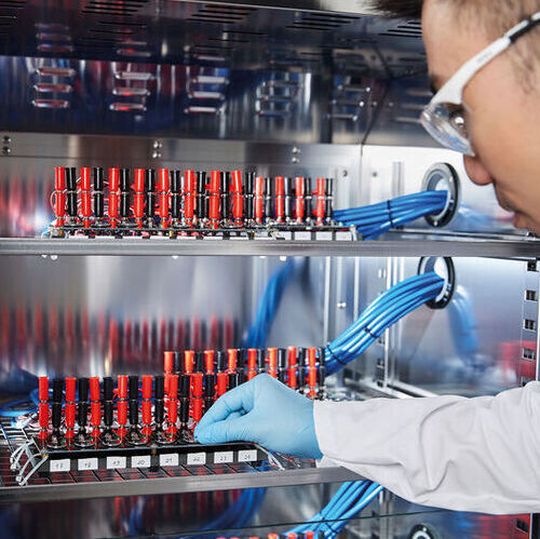 BASF targets investments worth 3.9 billion dollars to 5 billion dollars between 2022 and 2030 in battery materials. BASF targets investments worth 3.9 billion dollars to 5 billion dollars between 2022 and 2030 in battery materials.