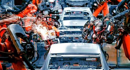 Noch nie gab es in Deutschlands Industrie so viele Roboter im Einsatz! Nach Analysen der International Federation of Robots (IFR) rangiert Deutschland dabei auf Rekordniveau. Noch nie gab es in Deutschlands Industrie so viele Roboter im Einsatz! Nach Analysen der International Federation of Robots (IFR) rangiert Deutschland dabei auf Rekordniveau.
