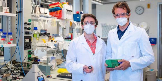 Philippe Bechtold (left) and Michele Gregorini are much less often in the laboratory since they have founded their own company. Philippe Bechtold (left) and Michele Gregorini are much less often in the laboratory since they have founded their own company.