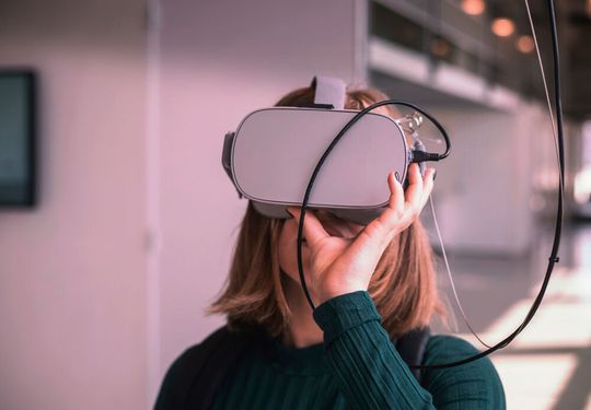 Neue Technologien sollen helfen die globalen Probleme zu lösen. Neue Technologien sollen helfen die globalen Probleme zu lösen.