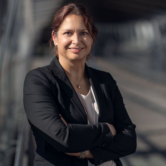 Nadine Riederer, CEO Avision: „Beim Einsatz neuer Technologien zur Modernisierung von Altsoftware raten wir zu Augenmaß.“ Nadine Riederer, CEO Avision: „Beim Einsatz neuer Technologien zur Modernisierung von Altsoftware raten wir zu Augenmaß.“