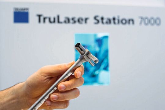 Ob zum Schweißen, Markieren, Schneiden oder bei der additiven Fertigung – Laser sind in der medizintechnischen Industrie allgegenwärtig. Lösungen werden auch auf der Micronora 2022 präsentiert. Ob zum Schweißen, Markieren, Schneiden oder bei der additiven Fertigung – Laser sind in der medizintechnischen Industrie allgegenwärtig. Lösungen werden auch auf der Micronora 2022 präsentiert.