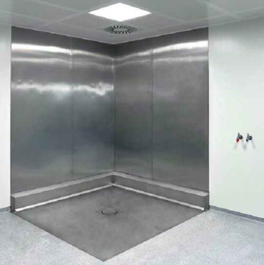 Fully welded and with no silicone joints, the cleanroom washing station from Glatt is completely maintenance-free. Fully welded and with no silicone joints, the cleanroom washing station from Glatt is completely maintenance-free.