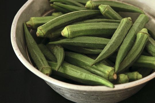 Okra-Schoten gehören traditionell zur westafrikanischen Küche Okra-Schoten gehören traditionell zur westafrikanischen Küche