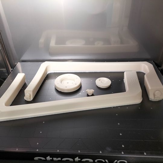 Prototype parts with an aesthetic function, designed for a non-functional demonstration aircraft, printed in ASA with the Stratasys F770 3D printer. Prototype parts with an aesthetic function, designed for a non-functional demonstration aircraft, printed in ASA with the Stratasys F770 3D printer.