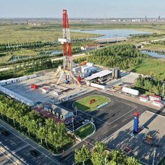 Die neue Anlage zur Rückgewinnung und Nutzung von flüssigem Kohlendioxid hat eine Kapazität von einer Million Tonnen pro Jahr. Die neue Anlage zur Rückgewinnung und Nutzung von flüssigem Kohlendioxid hat eine Kapazität von einer Million Tonnen pro Jahr.