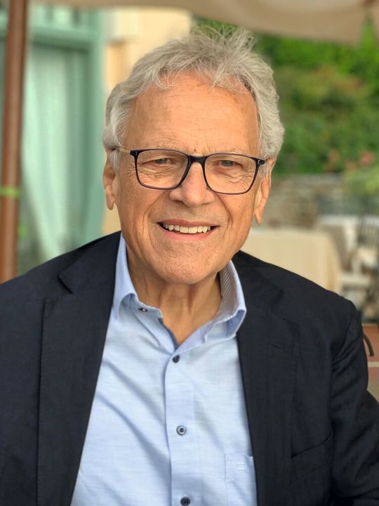Heinz-Dieter Schunk, für sein Lebenswerk mit dem Gründerpreis der Sparkassen-Finanzgruppe Baden-Württemberg geehrt sowie Ehrenbürger der Hölderlinstadt Lauffen am Neckar seit 2012, feierte am 10. Januar 2022 seinen 80. Geburtstag. Heinz-Dieter Schunk, für sein Lebenswerk mit dem Gründerpreis der Sparkassen-Finanzgruppe Baden-Württemberg geehrt sowie Ehrenbürger der Hölderlinstadt Lauffen am Neckar seit 2012, feierte am 10. Januar 2022 seinen 80. Geburtstag.