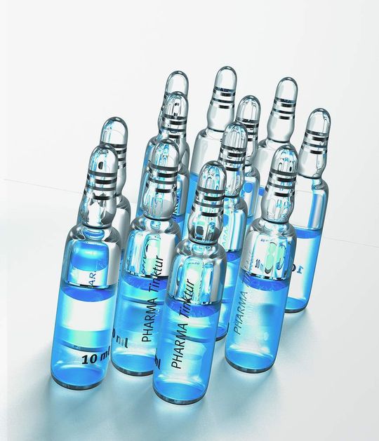 Bayer HealthCare stellte in der neu automatisierten Parenteralia-Herstellung im Jahr 2007 über 18 Millionen Flaschen und mehr als 1,5 Millionen gefriergetrocknete Ampullen mit Parenteralia her. Bayer HealthCare stellte in der neu automatisierten Parenteralia-Herstellung im Jahr 2007 über 18 Millionen Flaschen und mehr als 1,5 Millionen gefriergetrocknete Ampullen mit Parenteralia her.