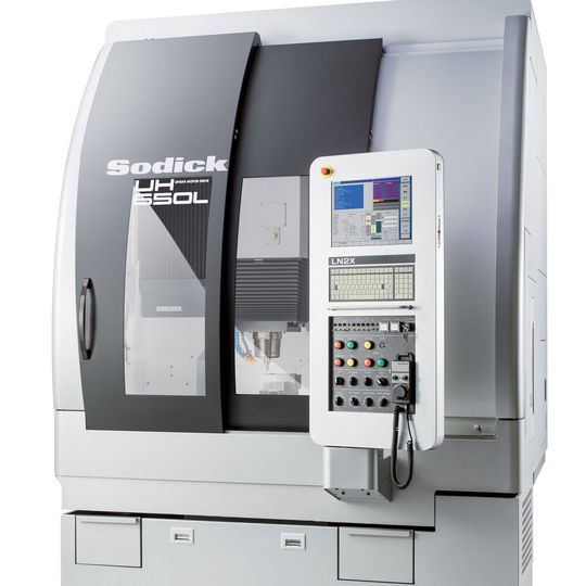 The UH650L machining centre avoids the necessity of separately executing rough and fine milling, and executes both machining passes in one operating mode. The UH650L machining centre avoids the necessity of separately executing rough and fine milling, and executes both machining passes in one operating mode.