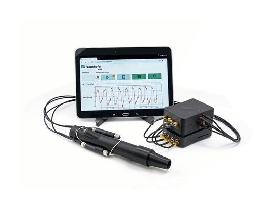 Das Fraunhofer IPMS hat das Spirometersystem M3Spiro Rev03 für Atemluft entwickelt. Das Fraunhofer IPMS hat das Spirometersystem M3Spiro Rev03 für Atemluft entwickelt.