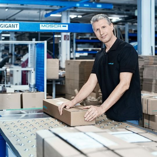 By switching to a new delivery system Meusburger offers a number of benefits to their customers. By switching to a new delivery system Meusburger offers a number of benefits to their customers.