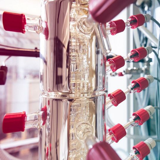 Versuchsdurchführung eines nasschemischen Aufschlusses im Labor der TU Bergakademie Freiberg. Versuchsdurchführung eines nasschemischen Aufschlusses im Labor der TU Bergakademie Freiberg.