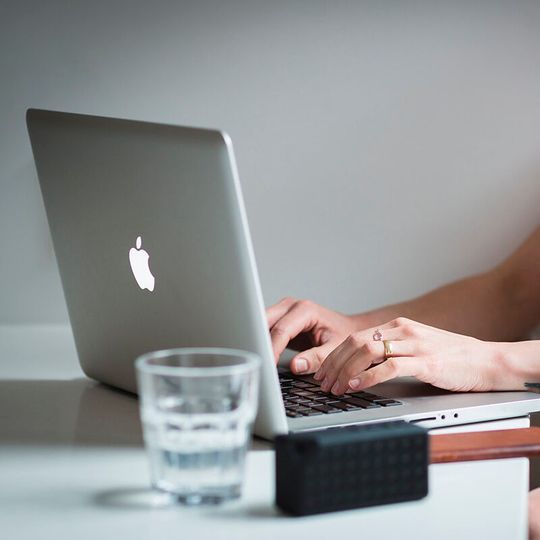 Mailen in der Apple-Welt: Elektronischer Postverkehr ist auch über den Onlinedienst iCloud möglich. Mailen in der Apple-Welt: Elektronischer Postverkehr ist auch über den Onlinedienst iCloud möglich.