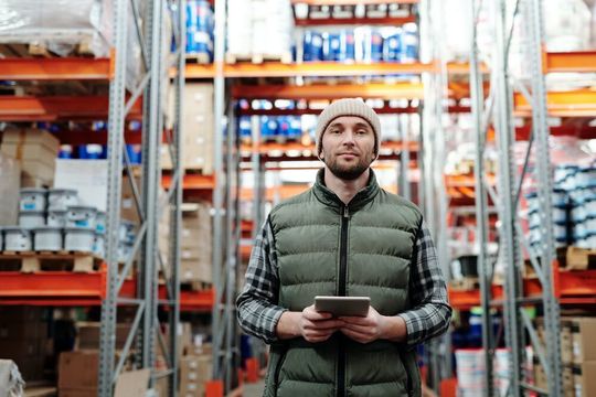 Lieferketten werden immer häufiger Ziel von Hackerangriffen. Hier erfahren Sie, was Sie tun können, um Ihre Supply Chain sicherer zu machen. Lieferketten werden immer häufiger Ziel von Hackerangriffen. Hier erfahren Sie, was Sie tun können, um Ihre Supply Chain sicherer zu machen.