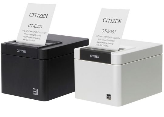 Das sind die neuen kompakten Point-of-Sale-Drucker von Citizen Systems. Sie sind laut Hersteller die ersten, die Keimen und Bakterien den Garaus machen können. Mehr dazu im Beitrag. Das sind die neuen kompakten Point-of-Sale-Drucker von Citizen Systems. Sie sind laut Hersteller die ersten, die Keimen und Bakterien den Garaus machen können. Mehr dazu im Beitrag.