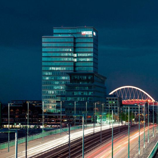 Lanxess erwägt den Bau einer Anlage zur Produktion von Lithiumcarbonat in Batteriequalität an einem seiner drei Werke in El Dorado, USA. Lanxess erwägt den Bau einer Anlage zur Produktion von Lithiumcarbonat in Batteriequalität an einem seiner drei Werke in El Dorado, USA.