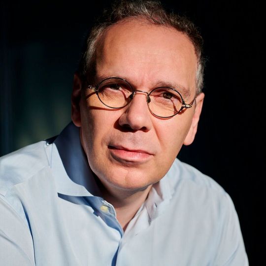 BV-Med-Geschäftsführer Dr. Marc-Pierre Möll spricht für den Verband und fordert die Umsatzsteuer auf Medizinprodukte einheitlich zu reduzieren. BV-Med-Geschäftsführer Dr. Marc-Pierre Möll spricht für den Verband und fordert die Umsatzsteuer auf Medizinprodukte einheitlich zu reduzieren.