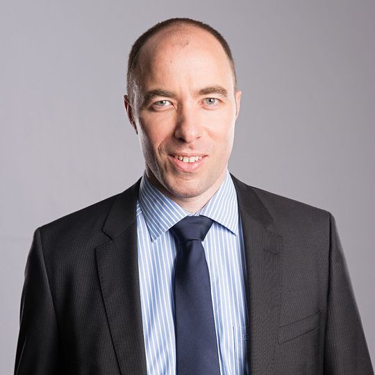Ferdinand Mayr ist geschäftsführender Gesellschafter der Chr. Mayr GmbH + Co. KG. Gemeinsam mit seinem Großvater Fritz Mayr und Günther Klingler bildet er die Geschäftsführung des im Jahr 1897 gegründeten Familienunternehmens aus Mauerstetten. Im Jahr 2022 feiert man dort das 125-jährige Firmenjubiläum. Ferdinand Mayr ist geschäftsführender Gesellschafter der Chr. Mayr GmbH + Co. KG. Gemeinsam mit seinem Großvater Fritz Mayr und Günther Klingler bildet er die Geschäftsführung des im Jahr 1897 gegründeten Familienunternehmens aus Mauerstetten. Im Jahr 2022 feiert man dort das 125-jährige Firmenjubiläum.