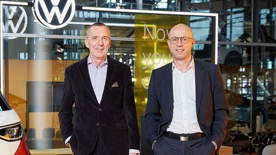 Übernehmen die operative Verantwortung in den künftigen Dresdener Betrieben der VGRD: (von rechts) Henri Strübing und Lutz Zwerger (zum Vergrößern bitte klicken). Übernehmen die operative Verantwortung in den künftigen Dresdener Betrieben der VGRD: (von rechts) Henri Strübing und Lutz Zwerger (zum Vergrößern bitte klicken).