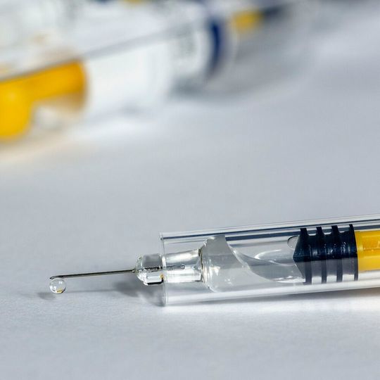 Moderna gründet mRNA-Access: eine neue Kooperation, die es Forschern auf der ganzen Welt ermöglicht, die mRNA-Technologieplattform von Moderna zu nutzen, um in ihren eigenen Labors an neuen und vernachlässigten Infektionskrankheiten zu forschen. Moderna gründet mRNA-Access: eine neue Kooperation, die es Forschern auf der ganzen Welt ermöglicht, die mRNA-Technologieplattform von Moderna zu nutzen, um in ihren eigenen Labors an neuen und vernachlässigten Infektionskrankheiten zu forschen.