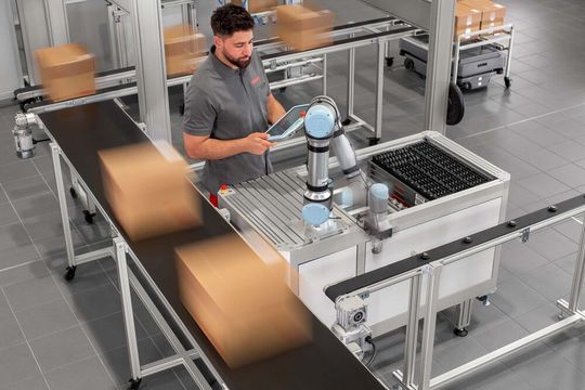 Item hat das Portfolio seines Baukastens für flexible Fördersysteme deutlich erweitert, um noch mehr Aufgaben erfüllen zu können. Unter anderem gelingt nun die Arbeit mit Cobots. Aber das ist nur eine Neuigkeit. Item hat das Portfolio seines Baukastens für flexible Fördersysteme deutlich erweitert, um noch mehr Aufgaben erfüllen zu können. Unter anderem gelingt nun die Arbeit mit Cobots. Aber das ist nur eine Neuigkeit.
