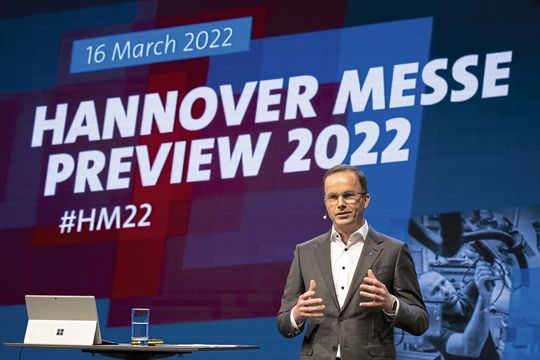 Le Dr Jochen Köckler, PDG de Deutsche Messe, lors de l'avant-première de la Foire de Hanovre. Le Dr Jochen Köckler, PDG de Deutsche Messe, lors de l'avant-première de la Foire de Hanovre.
