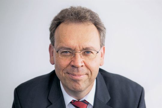 Prof. Dr. Sebastian Heilmann, Professor für Politik und Wirtschaft Chinas an der Universität Trier, ist einer der beiden Redner der Veranstaltung. Prof. Dr. Sebastian Heilmann, Professor für Politik und Wirtschaft Chinas an der Universität Trier, ist einer der beiden Redner der Veranstaltung.