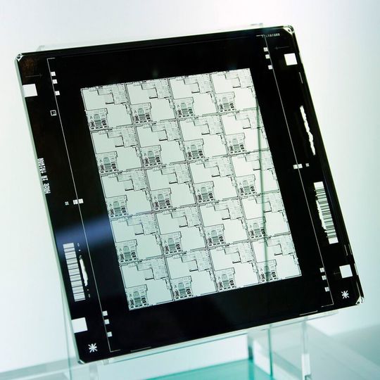 Halbleiter-Fotomaske: Der japanische Druckerei-Konzern Toppan gründet ein separates Unternehmen für die Herstellung von Fotomasken zur Chipfertigung aus. Halbleiter-Fotomaske: Der japanische Druckerei-Konzern Toppan gründet ein separates Unternehmen für die Herstellung von Fotomasken zur Chipfertigung aus.