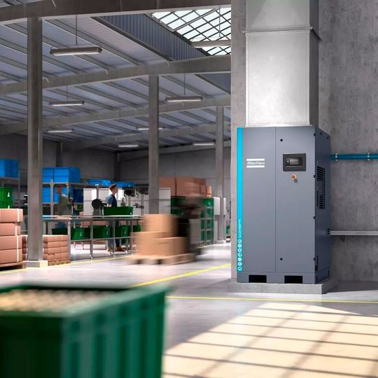 Der Kompressor GA 22-37 VSDS von Atlas Copco benötigt mit einem Schallpegel von 63 dB keinen Kompressorraum. Er kann in der Produktionshalle installiert werden und nimmt dank kompakten Bauweise wenig Platz in Anspruch. Der Kompressor GA 22-37 VSDS von Atlas Copco benötigt mit einem Schallpegel von 63 dB keinen Kompressorraum. Er kann in der Produktionshalle installiert werden und nimmt dank kompakten Bauweise wenig Platz in Anspruch.
