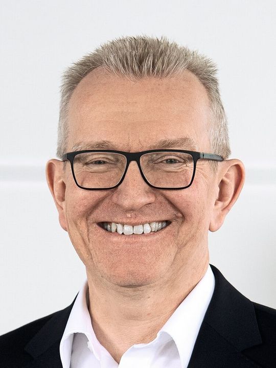 Dr. Peter Jost ist Chief Operating Officer bei Schuler. Dr. Peter Jost ist Chief Operating Officer bei Schuler.