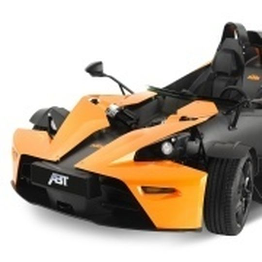 Kein Dach und keine Windschutzscheibe: Der KTM X-Bow (ausgesprochen: Crossbow) ist ein Motorrad auf vier Rädern. Kein Dach und keine Windschutzscheibe: Der KTM X-Bow (ausgesprochen: Crossbow) ist ein Motorrad auf vier Rädern.