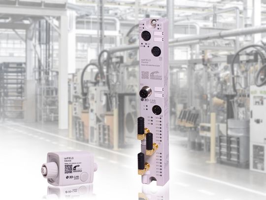 Die neue Bridge von Hilscher soll eine zuverlässige Echtzeitkommunikation mit Übertragungszyklen von bis zu 5 ms bieten bei einer drahtlosen Reichweite der Punkt-zu-Punkt-Kommunikation von bis zu 10 Metern. Die neue Bridge von Hilscher soll eine zuverlässige Echtzeitkommunikation mit Übertragungszyklen von bis zu 5 ms bieten bei einer drahtlosen Reichweite der Punkt-zu-Punkt-Kommunikation von bis zu 10 Metern.