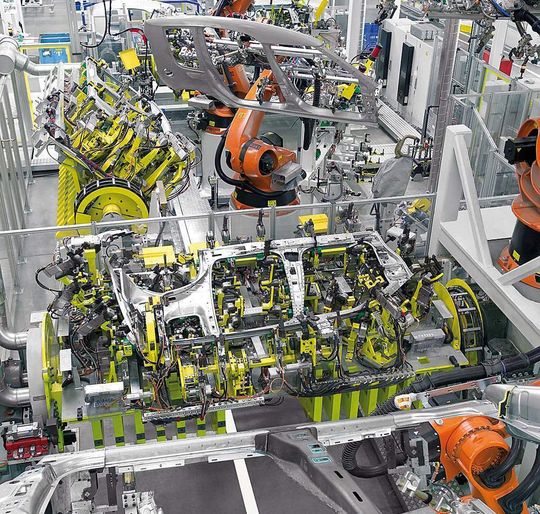 Roboter sind aus der Automobilfertigung nicht mehr wegzudenken. Bild: Skoda Roboter sind aus der Automobilfertigung nicht mehr wegzudenken. Bild: Skoda