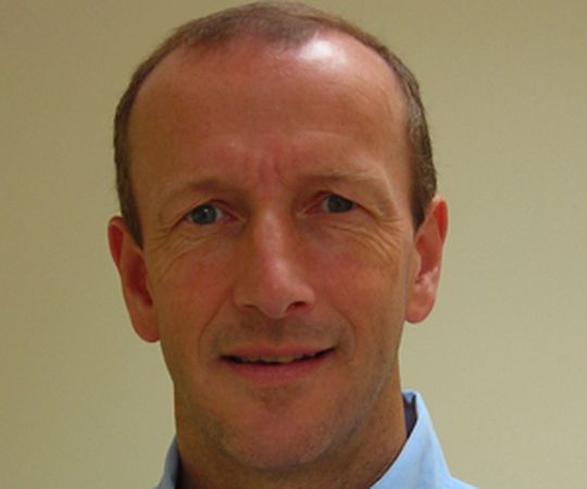 Fergus Bolger ist CTO bei Programming Research, Anbieter von Tools zur Überprüfung von Programmierstandards in C und C++. Er war mit seinem Unternehmen aktiv an der Entwicklung der MISRA-C++-Richtlinien beteiligt. Partner von Programming Research im deutschsprachigen Raum ist die QA Systems GmbH mit Sitz in Stuttgart, die auch bei der Entstehung dieses Interviews mitwirkte. Fergus Bolger ist CTO bei Programming Research, Anbieter von Tools zur Überprüfung von Programmierstandards in C und C++. Er war mit seinem Unternehmen aktiv an der Entwicklung der MISRA-C++-Richtlinien beteiligt. Partner von Programming Research im deutschsprachigen Raum ist die QA Systems GmbH mit Sitz in Stuttgart, die auch bei der Entstehung dieses Interviews mitwirkte.