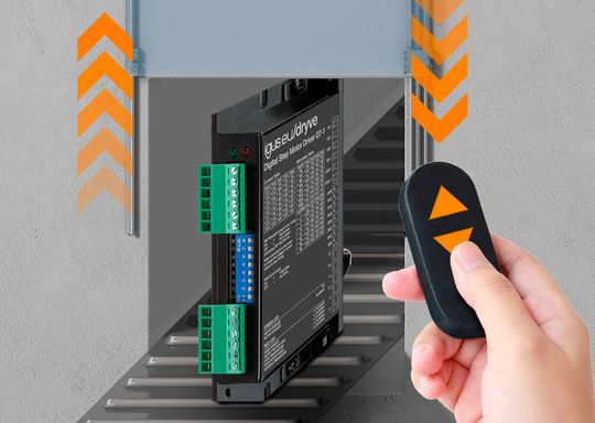 Tür auf für die Schrittmotor-Endstufen von igus: Eingesetzt in einfachen Automatisierungen sind sie leicht bedienbar. Tür auf für die Schrittmotor-Endstufen von igus: Eingesetzt in einfachen Automatisierungen sind sie leicht bedienbar.