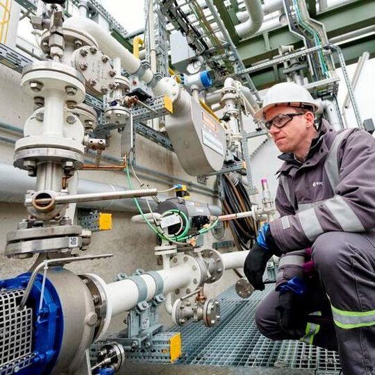 Evonik will unter anderem die Produktion von Wasserstoffperoxid umweltfreundlicher machen. Evonik will unter anderem die Produktion von Wasserstoffperoxid umweltfreundlicher machen.