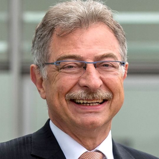 Prof. Dieter Kempf wurde in den Aufsichtsrat der GEA Group berufen. Prof. Dieter Kempf wurde in den Aufsichtsrat der GEA Group berufen.