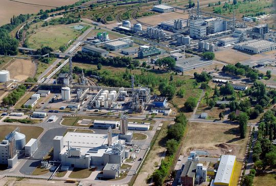Auf dem Gelände des Chemie- und Industrieparks Zeitz in Sachsen-Anhalt entsteht eine Recyclinganlage für Klärschlamm. Auf dem Gelände des Chemie- und Industrieparks Zeitz in Sachsen-Anhalt entsteht eine Recyclinganlage für Klärschlamm.