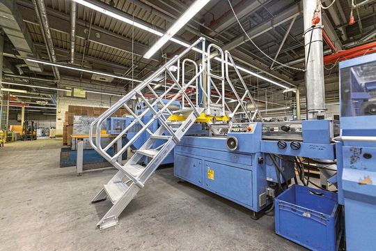 Überstiege von Munk gibt es standardmäßig in der Version mit einem Steigwinkel von 45 Grad oder in einer steileren Ausführung mit 60-Grad-Winkel. Überstiege von Munk gibt es standardmäßig in der Version mit einem Steigwinkel von 45 Grad oder in einer steileren Ausführung mit 60-Grad-Winkel.