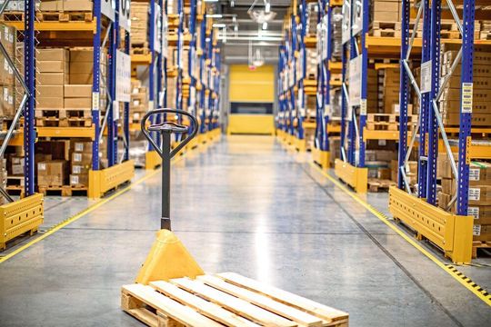 „WMS NOW“ ist sowohl für große als auch für kleine Unternehmen mit angeschlossener Lagerlogistik attraktiv. „WMS NOW“ ist sowohl für große als auch für kleine Unternehmen mit angeschlossener Lagerlogistik attraktiv.