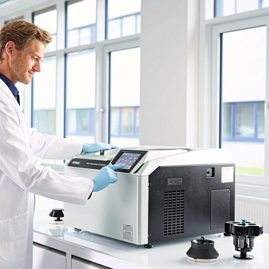 Lab scene Centrifuge CS150NX Lab scene Centrifuge CS150NX