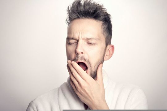 Poor sleeping habits may contribute to regaining weight after weight loss in adults with obesity. Poor sleeping habits may contribute to regaining weight after weight loss in adults with obesity.