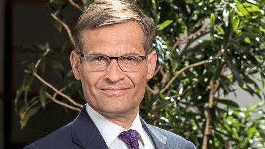 Dr. Kurt-Christian Scheel, derzeit noch beim VDA beschäftigt, soll neuer Hauptgeschäftsführer des ZDK und Nachfolger von Axel Koblitz werden. Dr. Kurt-Christian Scheel, derzeit noch beim VDA beschäftigt, soll neuer Hauptgeschäftsführer des ZDK und Nachfolger von Axel Koblitz werden.