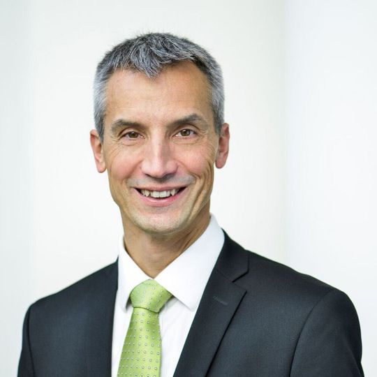 „Eine große Community erarbeitet in unseren aktiven Working Groups fortdauernd zukunftsfähige Kommunikations- und Informationsstandards.“ Karsten Schneider, PI Chairman „Eine große Community erarbeitet in unseren aktiven Working Groups fortdauernd zukunftsfähige Kommunikations- und Informationsstandards.“ Karsten Schneider, PI Chairman